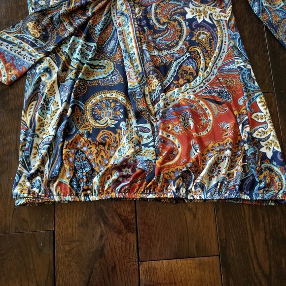 VENUS Paisley Cold Shoulder Top - Picture 9 of 10